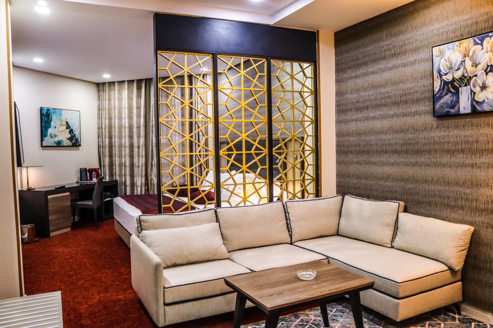 Royal Suite photo 2